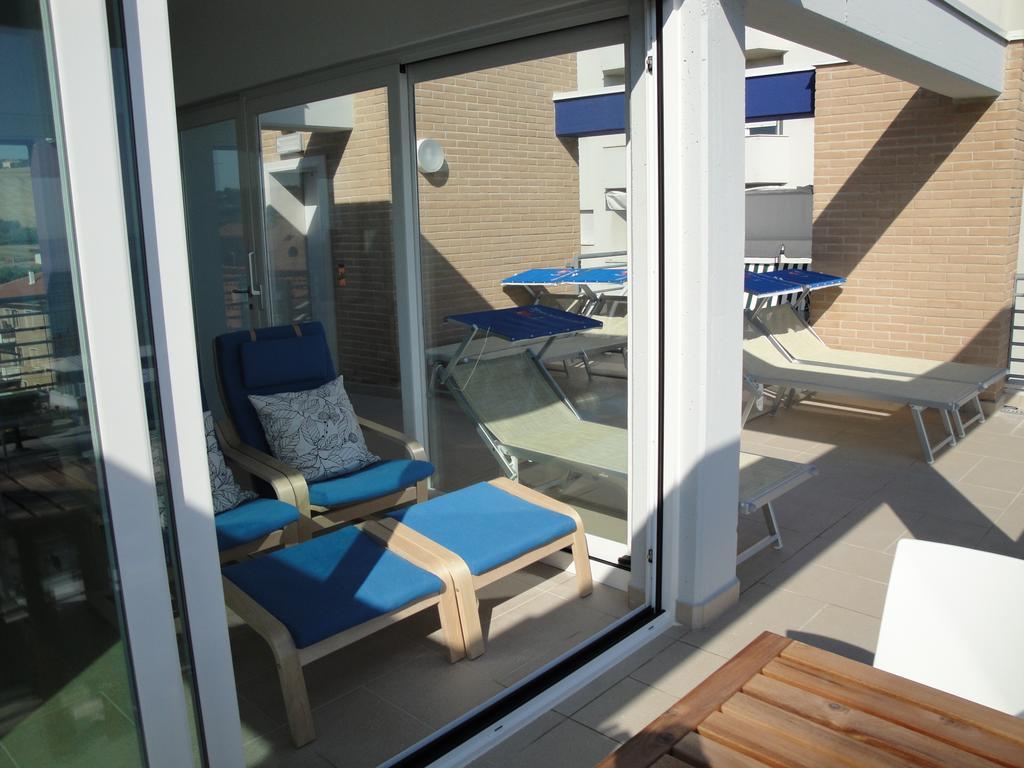 Residence La Nave Сенигалия Екстериор снимка