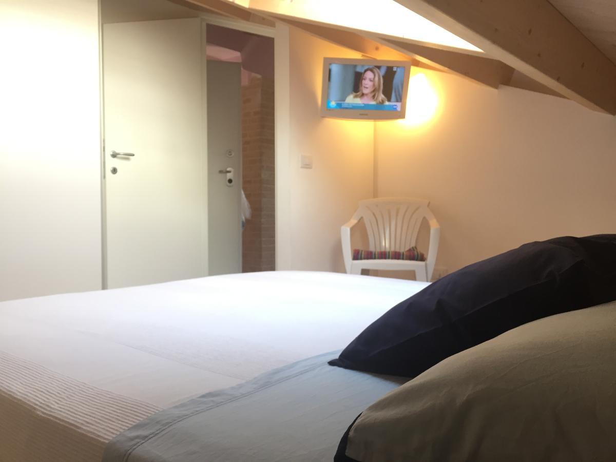 Residence La Nave Сенигалия Екстериор снимка